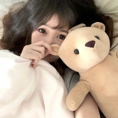 盛开的樱花林下